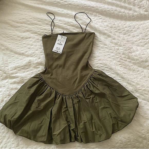 Sold out NWT Zara mixed rib Poplin balloon dress in olive green color size M - Picture 1 of 10